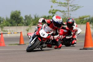 Pebalap Belia Astra Honda Racing School Ikuti Program Pembekalan Kelas Dunia