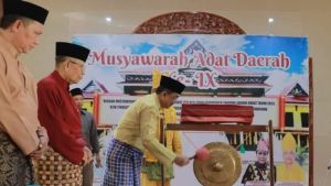 Bupati Anwar Sadat Buka Musyawarah Adat Daerah LAM Jambi Kabupaten Tanjab Barat ke-IX