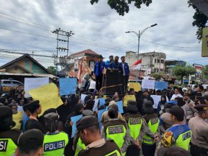 Buntut Pembubaran Paksa Massa Aksi di PT FPIL, Polda Jambi Didemo Mahasiswa 