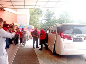 Hasto Tiba di Jambi Hadiri Rakerda PDI Perjuangan, EP : Momen Konsolidasi Siap Hattrcik di 2024