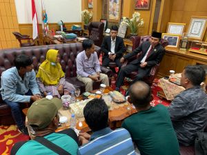 Edi Terima Audiensi Soal Konflik Lahan Antara Masyarakat dengan PT FPIL di Muaro Jambi