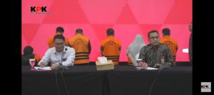 BREAKING NEWS: KPK Resmi Tahan 6 Tersangka Termasuk Istri Mantan Gubernur Jambi
