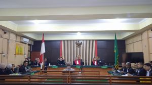Didampingi 7 Penasehat Hukum, Eks Dirut Bank Jambi Yunsak El Halcon Ikuti Sidang Perdana