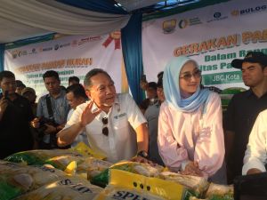 Didukung JBC, Mendag RI Bagikan Beras Gratis ke Warga Jambi