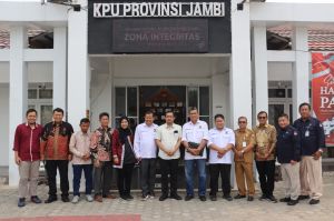 KI Jambi Visitasasi Monev, KPU Provinsi Jambi Perkenalkan E-Register Dalam Pelayanan Informasi