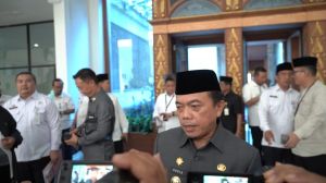 Al Haris Sampaikan Nota Keuangan RAPBD Provinsi Jambi TA 2024 di Rapat Paripurna DPRD 