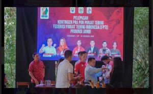 Al Haris Lepas Kontingen Panjat Tebing Menuju Pra-PON Semarang