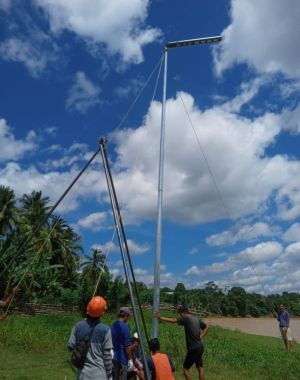 ESDM Terangi 5 Kab/Kota di Jambi hingga ke Pemakaman