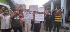 Heboh, Warga Aurduri Usir Diduga Orang Suruhan PT SAS 