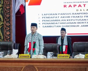 Rapat Paripurna DPRD Provinsi Jambi Diwarnai dengan Aksi Dukungan ke Palestina 
