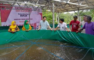 Dari Bioflok Hingga Fiber Ikan, Sederet Bantuan Ihsan Yunus ke Nelayan