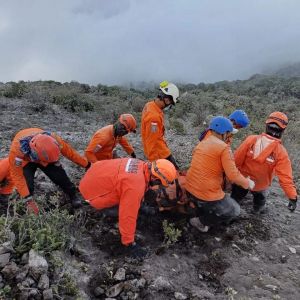 Puluhan Pendaki Terjebak Erupsi  Gunung Marapi, 23 Diantaranya Ditemukan Meninggal Dunia