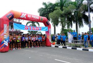 Pemprov Jambi Komitmen Terus Kembangkan Olahraga Lari 10 K Secara Berkesinambungan 