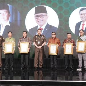 Lagi, Al Haris Terima Penghargaan Kali Ini Jadi Role Model Kepala Daerah dari Kejagung
