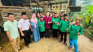 Ihsan Yunus Mengabdi: Bantuan Kambing untuk Mandiangin Timur
