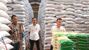 Ditreskrimsus Polda Jambi Cek Ketersediaan Beras di Gudang Bulog