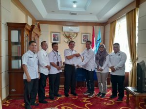 KI Jambi Temui Walikota Sungai Penuh Serahkan Hasil Rekomendasi Monev