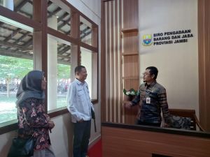 Sengketa Informasi Paling Banyak Soal  Pengadaan Barang dan Jasa, Ketua KI Jambi  Temui Karo PPJ