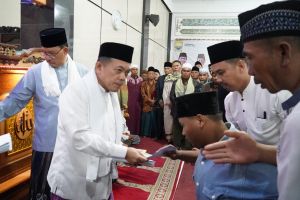 Safari Ramadhan, Al Haris Juga Serahkan Bantuan CSR Pembangunan Masjid di Kerinci