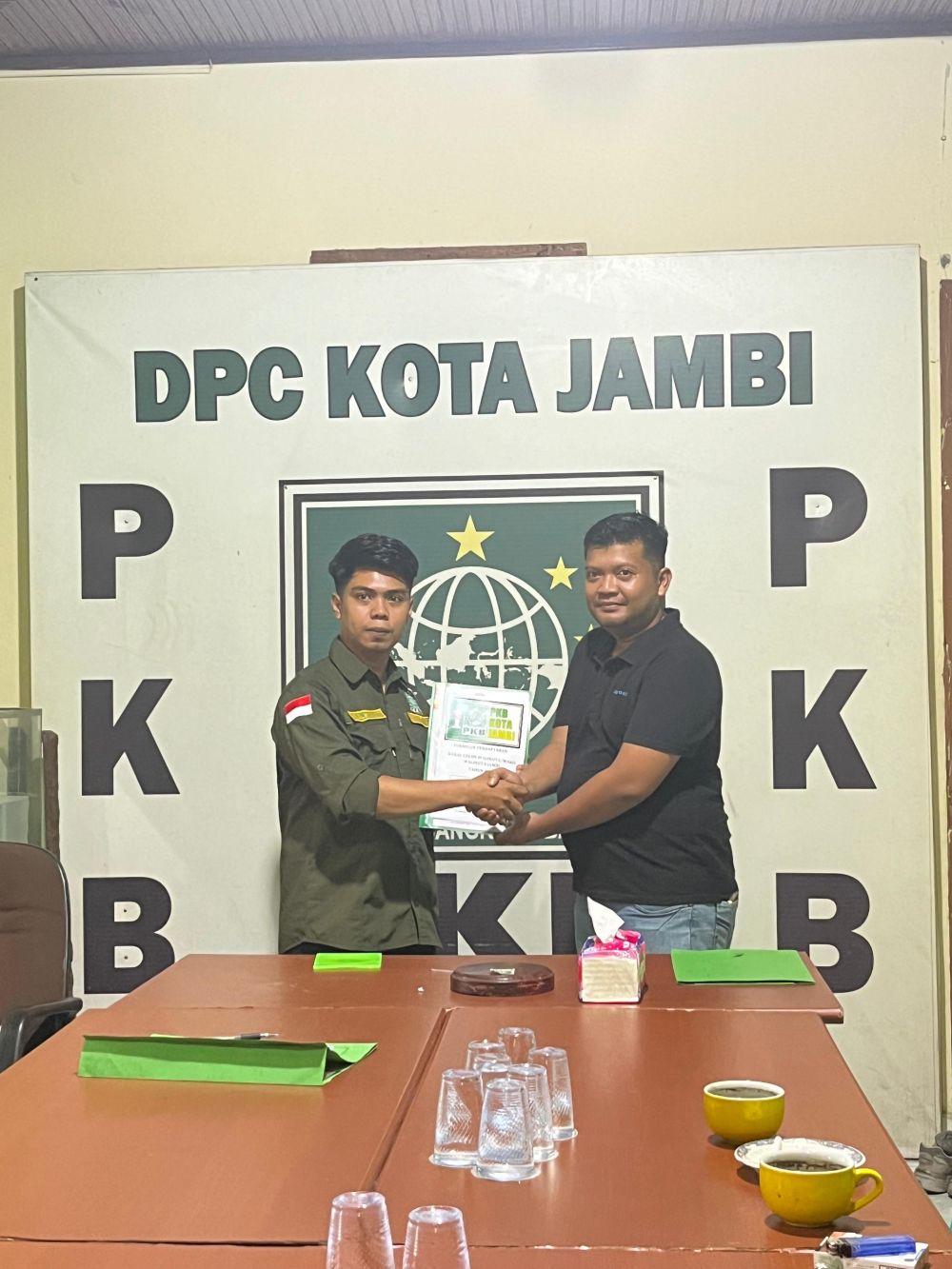 Ketua Tim Pemenangan Ridwan Mucktar Ambil Formulir Cawako ke PKB