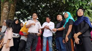 BREAKING NEWS: Dua Anggota Komisi III DPRD Temui Puluhan Warga Aksi di Jembatan Tembesi