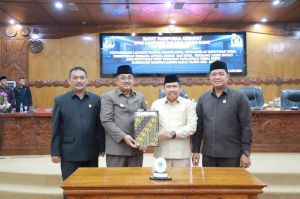 Paripurna Keempat DPRD Ambil Keputusan Ranperda RPJPD Tanjab Barat 2025-2045