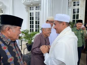 Pulang Haji, SAH disambut Haru Masyarakat, Keluarga dan Pendukung