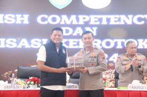 Divhubinter Polri Gelar English Competency Test dan Sosialisasi Keprotokoleran