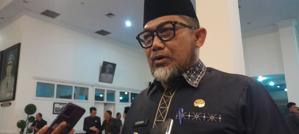 Pjs Gubernur Jambi Sudirman. 