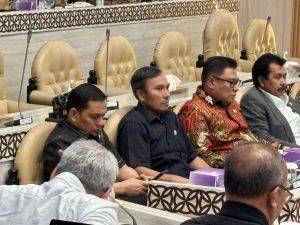 Anggota Komisi V DPR RI Edi Purwanto Tegur Dirjen Bina Marga karena Ngobrol Saat Rapat