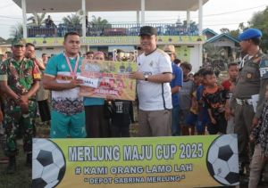 Wabup Katamso Hadiri Penutupan Turnamen Sepakbola Merlung Maju 2025
