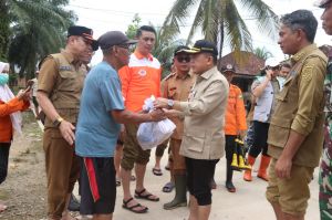 Al Haris Pastikan Kebutuhan Dasar-Obat-obatan Bagi Korban Banjir di Jambi Terpenuhi