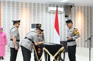 Kapolda Jambi Pimpin Serah Terima Jabatan Waka Polda Jambi yang Baru