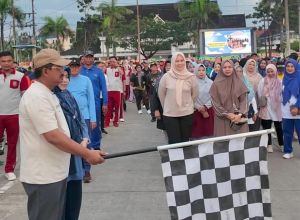 Bupati Tanjab Barat Ajak Warga Jalan Santai Peringati Hari Lahir Pancasila