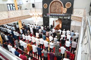 Wakapolda Jambi bersama 300 Jemaah Ikuti Sholat Idul Adha