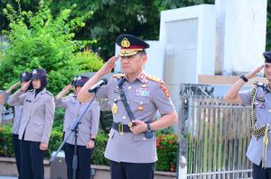 Sambut HUT Bhayangkara, Kapolda Jambi Bersama Rombongan Ziarah ke Makam Pahlawan 