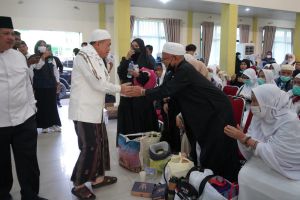 Al Haris Sambut Kepulangan Jemaah Haji Kloter 14 Provinsi Jambi 