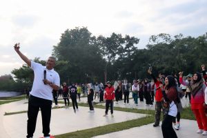 Senam Sehat - Cek Kesehatan Gratis Baiturrahim Grup Disambut Antusias, Dr Filius : Semoga Bermanfaat