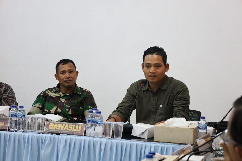 Anggota Bawaslu Provinsi Jambi Indra Tritusian saat menghadiri Acara Rakor PDPB di Kantor KPU Provinsi Jambi beberapa waktu lalu. F/Dok Humas