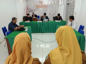 Capai Kesepakatan,KI Jambi Bacakan Putusan Mediasi Sengketa Informasi di Sekretariat DPRD Kota Jambi