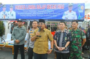 Lestarikan Transportasi Tradisional, Bupati Anwar Sadat Buka Lomba Balap Becak Hias