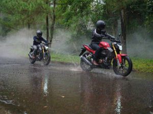 Sinsen Ingatkan Pentingnya Perawatan Motor di Musim Hujan