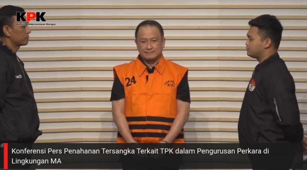 Foto : Tangkap Layar Live Streaming KPK (Tersangka Kasus Dugaan Suap Pengurusan Perkara di Lingkup Mahkama Agung).