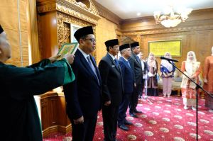 Pesan Wagub Sani Kepada 4 Pejabat Eselon II yang Dilantik : Ingat Sumpah Saudara