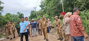 Canda BBS Saat Tutup TPS Ilegal Pematang Gajah : Jangan Nanti Buang Sampah Depan Rumah Pak Ulil