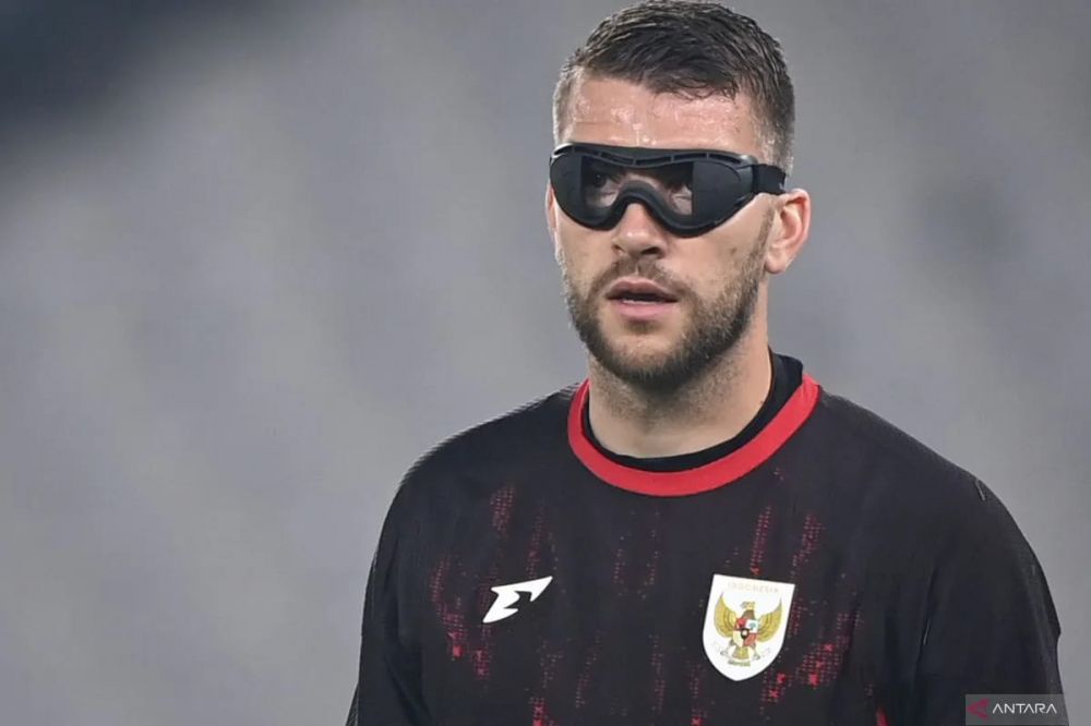 Penjaga gawang Timnas Indonesia Maarten Paes mengikuti sesi latihan resmi jelang pertandingan kualifikasi Piala Dunia 2026 putaran ketiga Grup C di Stadion Utama Gelora Bung Karno, Jakarta, Rabu (4/6/2025). Latihan tersebut sebagai persiapan jelang pertandingan melawan Timnas China pada Kamis (5/6/2025). ANTARA FOTO/Bayu Pratama S/app/nz