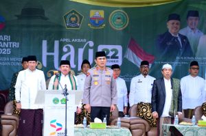 Kapolda Jambi Hadiri Peringatan Santri di Ponpes daaru attauhid Kumpeh
