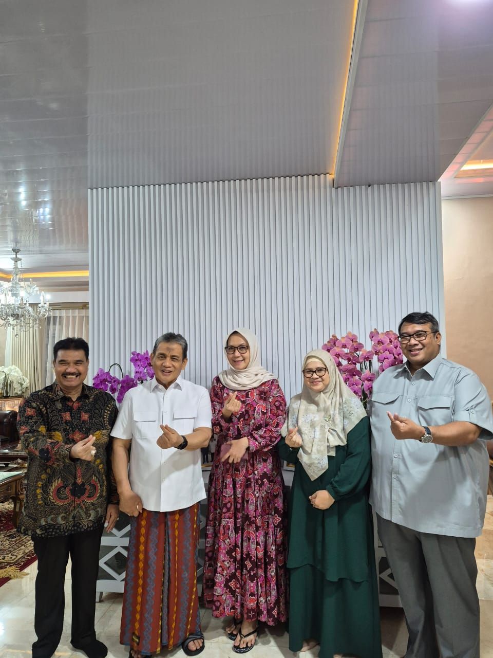 Ketua DPD Gerindra Jambi SAH Kunjungi Wamenag Muhammad Syafi’i, Ucapkan Selamat atas Pernikahan