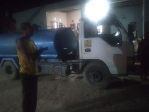 PDAM Muaro Jambi Kirim 3 Tangki Air Bersih ke Mendalo Darat Malam Ini