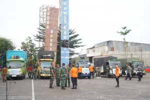 Danrem 042/Gapu Lepas Bantuan Sosial untuk Korban Bencana Sumatera Barat